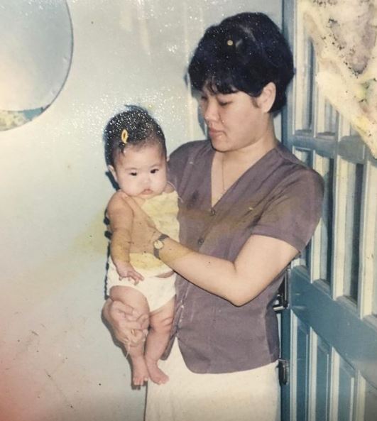 Who is Kisses Delavin? Biography, Wiki, Height, Weight, Age, Husband, Parents, Net worth & More 2 Kisses Delavin's childhood image with her mother