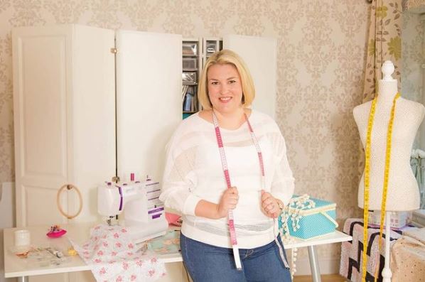 Who is Sara Davies? Biography, Wiki, Net worth, Husband, Age, Kids, Parents, Height, Weight & More 7 Sara Davies career