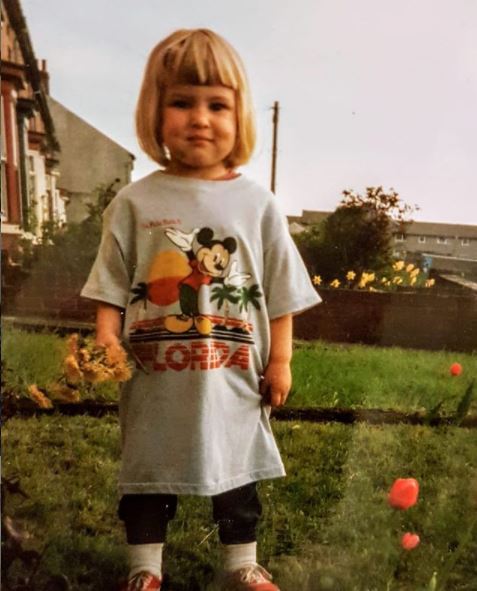 Who is Sara Davies? Biography, Wiki, Net worth, Husband, Age, Kids, Parents, Height, Weight & More 2 Sara Davies's childhood image