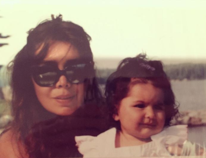 Who is Sahara Rose? Wiki, Biography, Net worth, Age, Husband, Family, Height, Career & More 4 Sahara Rose's childhood image with her mother