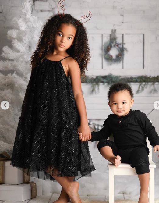 Who is Shai Moss? Wiki, Biography, Age, Birthday, Parents, Net worth, Height, Movies & More 5 Shai Moss with her brother