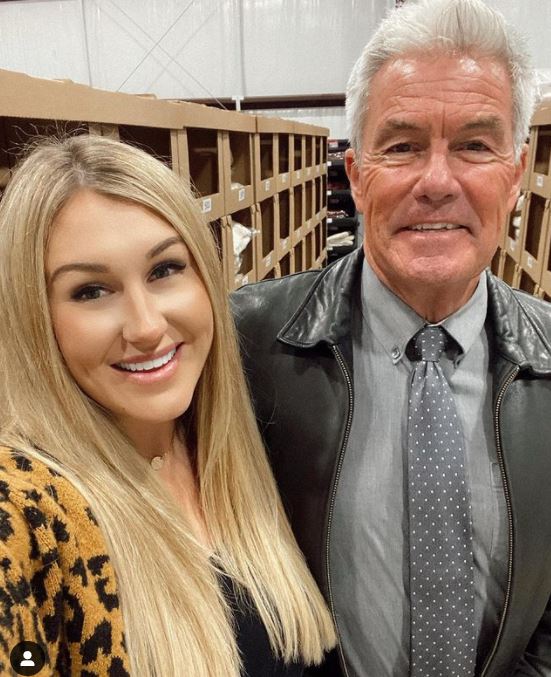 Tara Henderson Wiki, Biography, Net worth, Age, Husband, Children, Family, Ethnicity, Height & More 3 Tara Henderson with her father