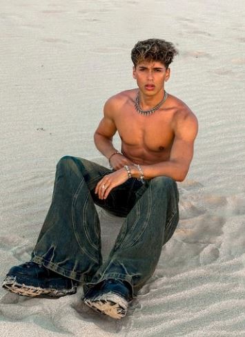 Bene Schulz Wiki, Age, Height, Net worth, Girlfriend, Family, Biography & More 6 Bene Schulz career