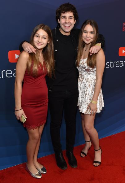 Ester Dobrik Biography, Age, Net Worth, Height, Boyfriend, Family, College & Wiki 4 Ester with her brother David and sister Sara