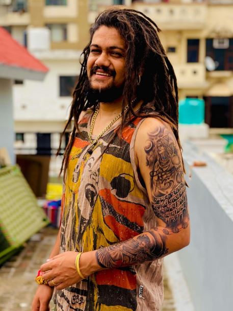Hansraj Raghuwanshi physical appearance