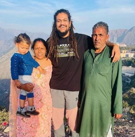 Hansraj with his parents Prem Lal and Leela Devi