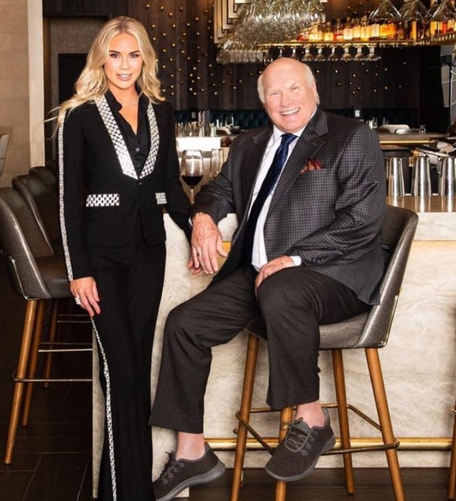 Rachel Bradshaw Wiki: Net Worth, Husband, Age, Height, Family, Biography & More 9 Rachel Bradshaw with her Father Terry Bradshaw