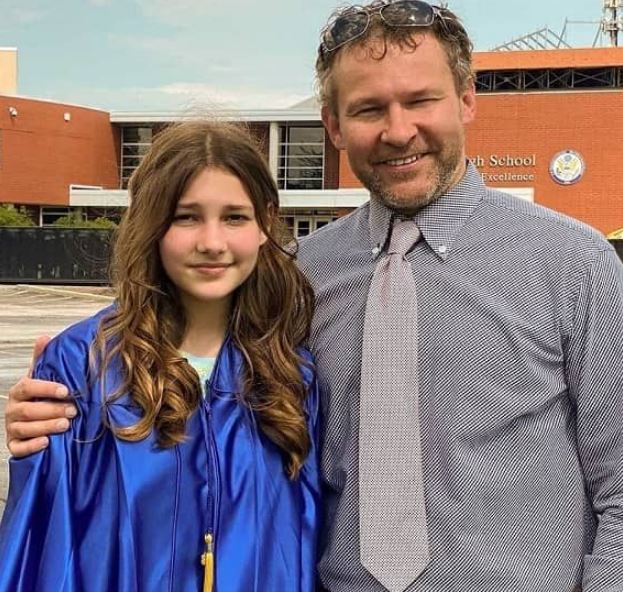 Sara Dobrik Wiki, Height, Birthday, Net Worth, Parents, Boyfriend, Profiles & Bio 5 Sara with her dad Pavo Dobrik