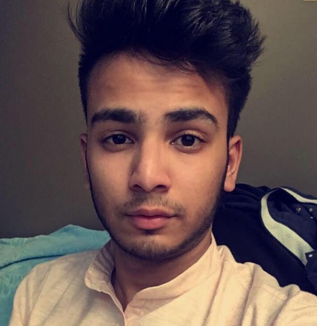 Elvish Yadav: Age, Birthday, Net Worth, Girlfriend, Parents, Height, Caste, Wikipedia, BIO & More 3 An old photo of Elvish