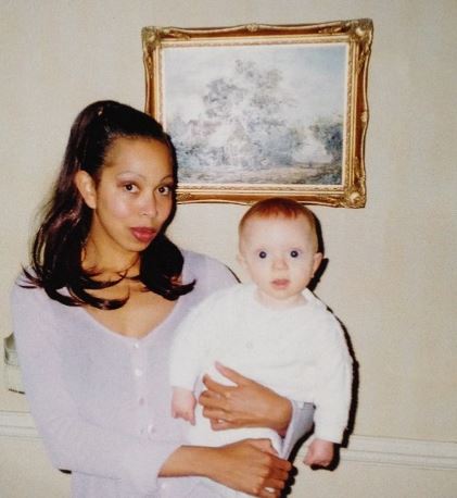 Angela Ermakova Wiki, Age, Parents, Husband, Daughter, Origin, Net worth, Biography & More 4 An old picture of Angela with her daughter Anna