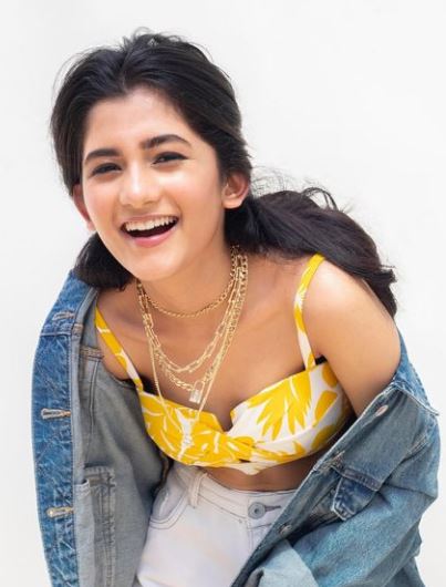 Ashlesha Thakur Parents, Caste, Biography, Birthday, Boyfriend, Height, Net Worth & Wiki 6 Ashlesha Thakur career