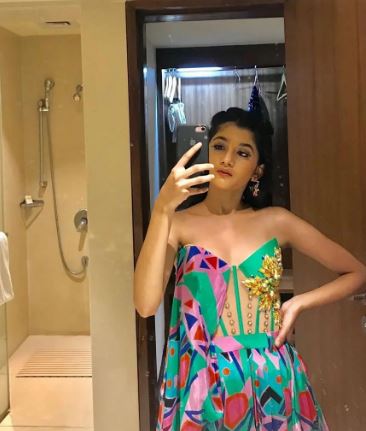 Ashlesha Thakur Parents, Caste, Biography, Birthday, Boyfriend, Height, Net Worth & Wiki 4 Ashlesha Thakur facts
