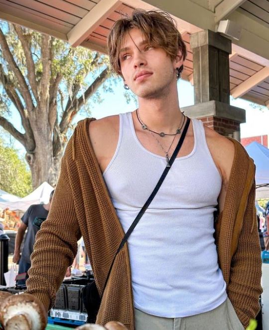 Chase Stobbe Wiki, Biography, Age, Height, Net Worth, Girlfriend, Family & More 8 Chase Stobbe Age, Height & Net Worth