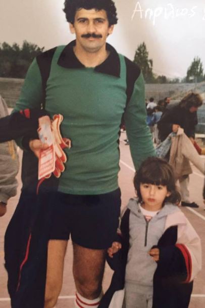 Lina Souloukou Wiki, Age, Husband, Net Worth, Biography, Parents, Ethnicity & More 3 Childhood photo of Lina with her dad Sotiris Souloukos