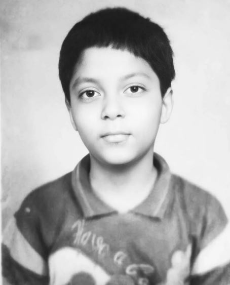 CA Mohit Agarwal Wiki, Age, Wife, Family, Death, Height, Net worth, Biography & More 2 Childhood photo of Mohit Agarwal