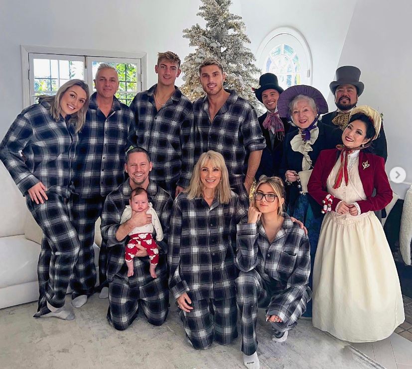 Chris Appleton Wiki, Net Worth, Ex-Wife, Daughter, Height, Age, Family, Biography & More 8 Chris with his family