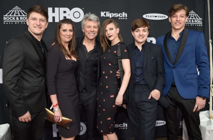 Dorothea and Jon Bon Jovi with their kids