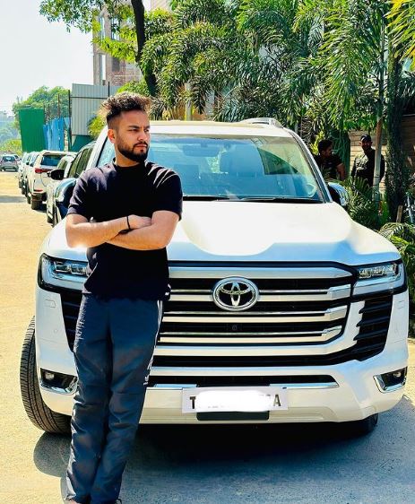 Elvish Yadav: Age, Birthday, Net Worth, Girlfriend, Parents, Height, Caste, Wikipedia, BIO & More 7 Elvish Yadav net worth