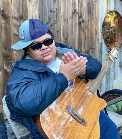 Iam Tongi (Singer) Wiki, Age, Parents, Girlfriend, American Idol, Net worth, Bio & More 6 Iam Tongi monster chords