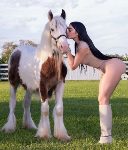 Jailyne Ojeda Ochoa Biography, Wiki, Net worth, Age, Boyfriend, Height, Family, Ethnicity & More 3 Jailyne Ojeda Ochoa wiki