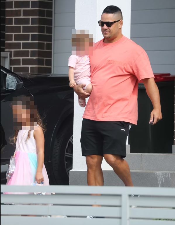 Who is Amellia Bonnici? Wiki, Age, Net Worth, Kids & Facts About Jarryd Hayne's Wife 7 Jarryd with his daughters