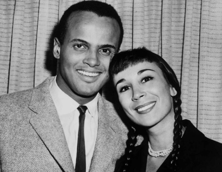 Julie Robinson (Harry Belafonte's Ex-Wife) Biography, Age, Kids, Family, Net Worth, Wiki & More 2 Julie and her ex-husband Harry Belafonte