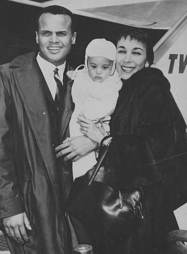 Julie Robinson (Harry Belafonte's Ex-Wife) Biography, Age, Kids, Family, Net Worth, Wiki & More 8 Julie with her ex-husband Harry Belafonte and child