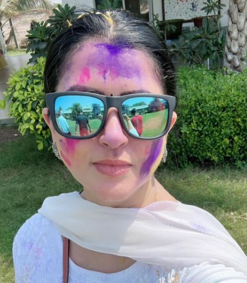 Who is Kajal Hindustani? Biography, Age, Husband, Family, Wiki, Birth Place, Net Worth & More 2 Kajal Hindustani bio