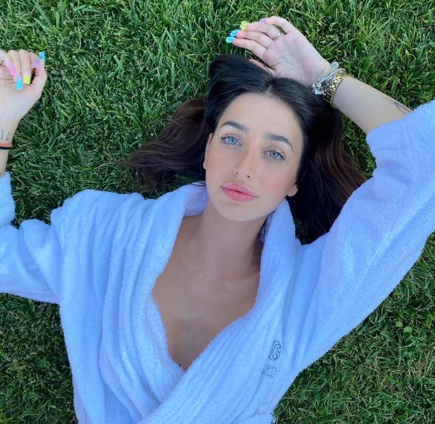 Who is Michelle Comi? Wiki, Biography, Net Worth, Age, Boyfriend, Family, Height & More 2 Michelle Comi is an OnlyFans star