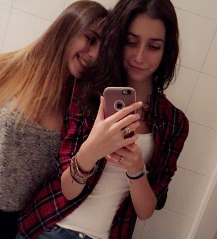 Who is Michelle Comi? Wiki, Biography, Net Worth, Age, Boyfriend, Family, Height & More 3 Michelle and her sister Corinne Comi