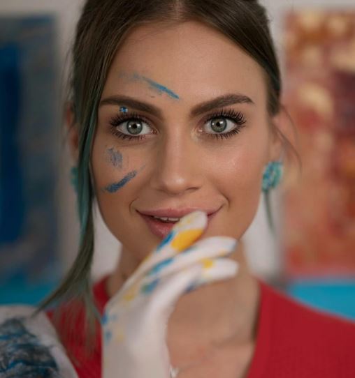 Nikita Pelizon Wiki, Age, Husband, Net Worth, Origin, Family, Height, Biography & More 3 Nikita Pelizon career