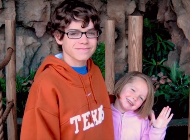 Paris Bennett Wiki, Age, Parents, Girlfriend, Sister, Release Date, Biography & More 3 Paris Bennett and his sister Ella