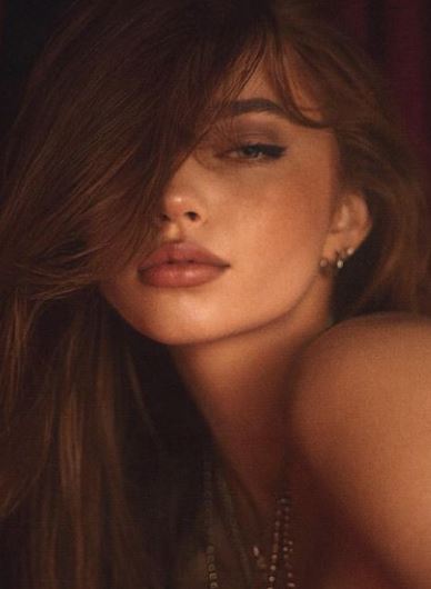 Who is Renata Valliulina? Age, Height, Biography, Wiki, Boyfriend, Family & More 9 Renata Valliulina is a model