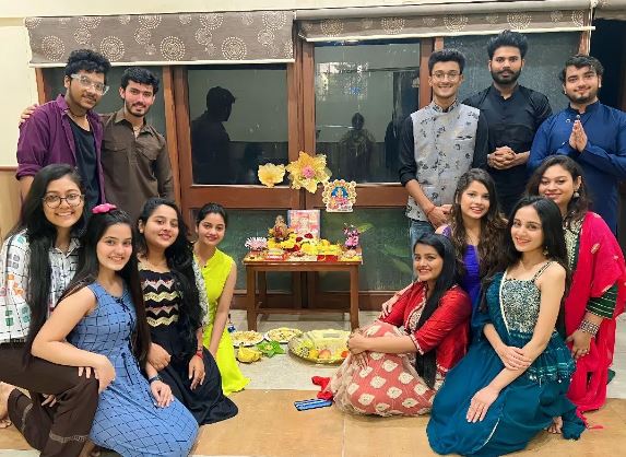 Rishi Singh (Indian Idol Winner) Wiki, Age, Parents, Girlfriend, Bio, Height, Net worth & More 11 Rishi and the other Indian Idol Contestants