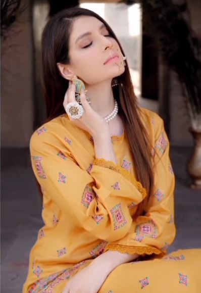 Who is Saeeda Imtiaz? Biography, Husband, Age, Height, Boyfriend, Net Worth, Dramas & More 2 Saeeda Imtiaz wiki