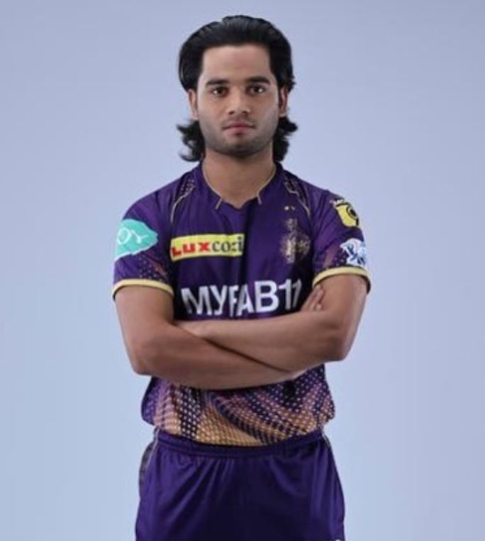 Suyash Sharma (Cricketer) Biography, Height, Weight, Age, Parents, Net Worth, Stats & Wiki 2 Suyash Sharma cricket career