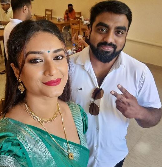 Tanisha Kuppanda Biography, Wiki, Age, Parents, Boyfriend, Height, Net Worth & More 5 Tanisha with her friend