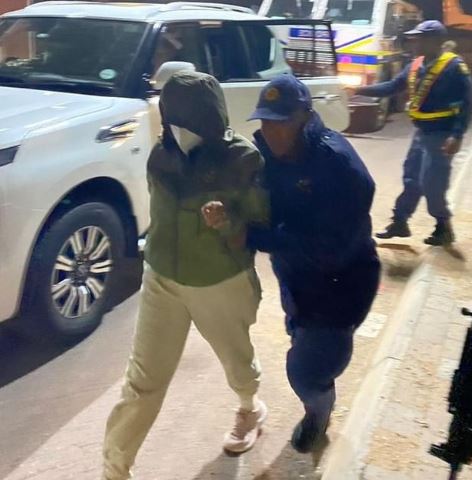 Thabo Bester Wiki, Age, Wife, Criminal Charges, Family, Net worth, Story, BIO & More 5 Thabo Bester arrested