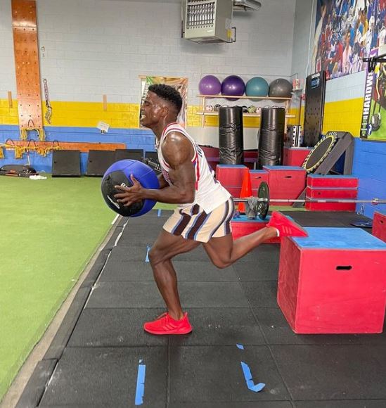 Tyreek Hill: Net worth, Age, Height, Weight, Wife, Family, College, Biography & More 3 Tyreek Hill is an athlete