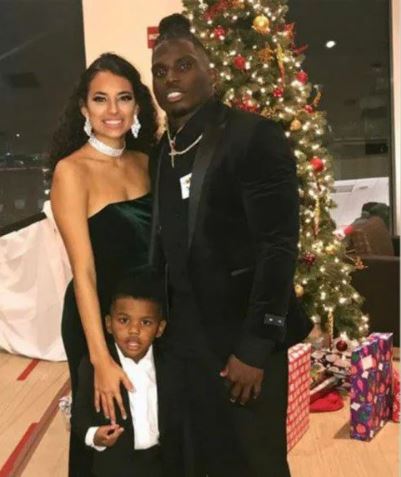 Tyreek Hill: Net worth, Age, Height, Weight, Wife, Family, College, Biography & More 8 Tyreek Hill with Crystal Espinal