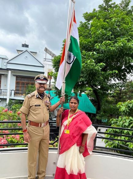 ADG Prashant Kumar (IPS) Wikipedia, Age, Family, Wife, Education, Caste, Biography & More 9 ADG Prashant family