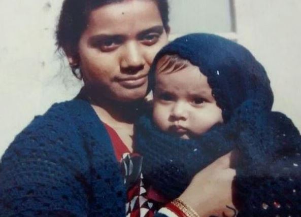 Ananya's childhood photo with her mom Anita Das