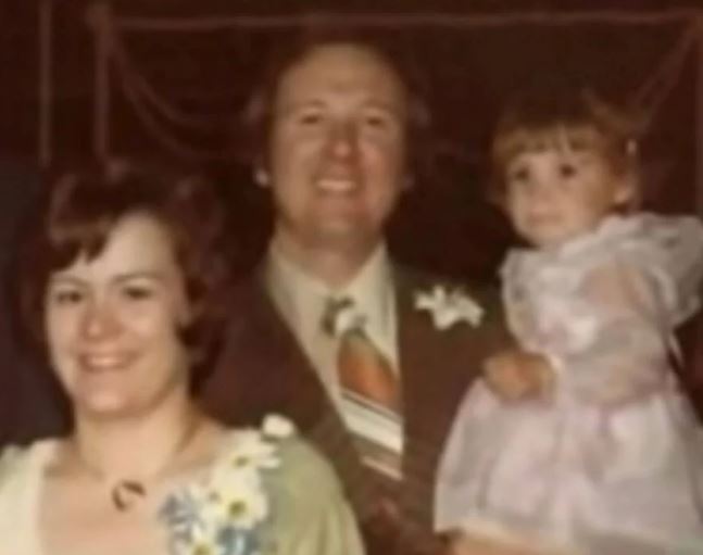 Betty Gore Biography, Wiki, Age, Husband, Children, Family, Real Story, Murder & More 5 Betty Gore with her husband and daughter