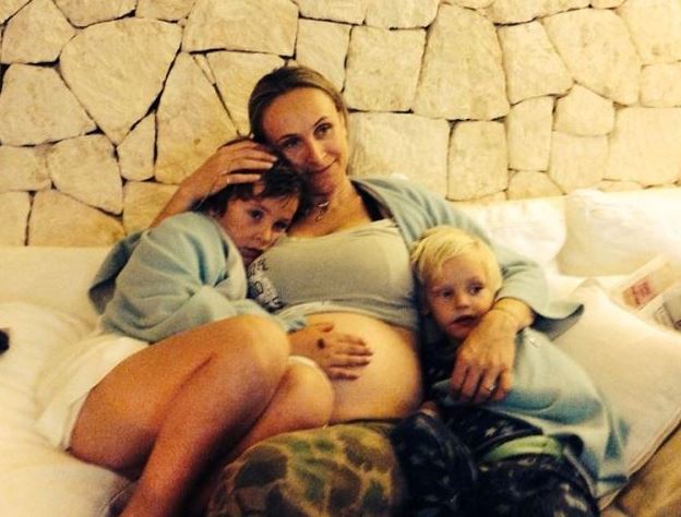 Elisabetta Caraccia: Wiki, Biography, Age, Husband, Kids, Family, Net Worth, Career & More 6 Elisabetta with her kids