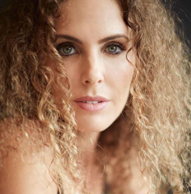 Emily Clarke Wiki, Age, Kids, Maiden Name, Husband, Net worth, Career & Facts About Mat Ishbia's Wife 4 Emily Clarke is a model