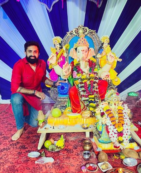 Who is Jay Gandhi? Meet Vaibhavi Upadhyaya's Fiance 4 Gandhi is a follower of Bappa