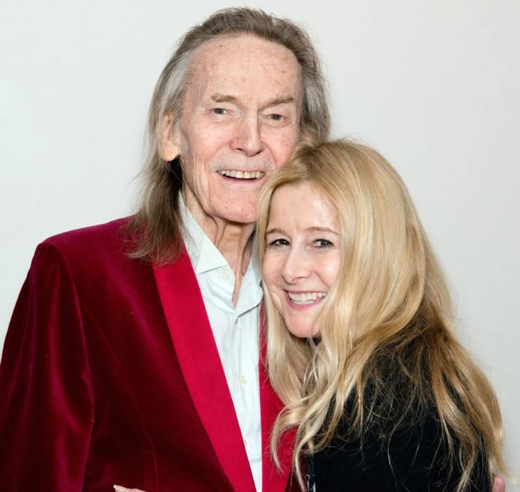 Elizabeth Moon Wiki: Gordon Lightfoot's Ex-Wife, Age, Family, Kids, Biography & More 4 Gordon Lightfoot with Kim Hasse