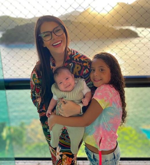 Luanne Jardim: Wiki, Biography, Age, Husband, Kids, Death Reason, Family & More 8 Jardim with her kids