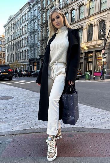 Leanna Bartlett: Wiki, Biography, Age, Boyfriend, Family, Height, Wikipedia & More 6 Leanna Bartlett height