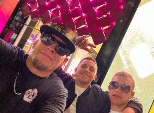 Nate Diaz Height, Weight, Age, Net Worth, Wife, Family, Fight Stats, Biography & More 6 Nate with his friends